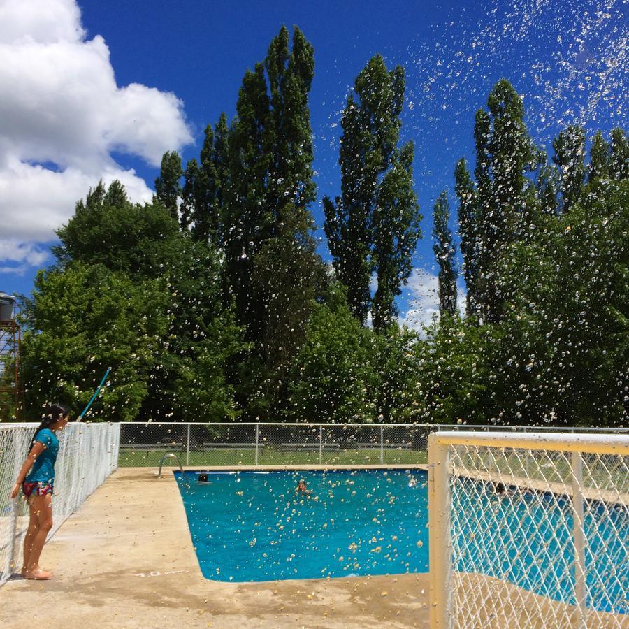 Camping & Hospedaje Rio Laja El Manzano  エクステリア 写真